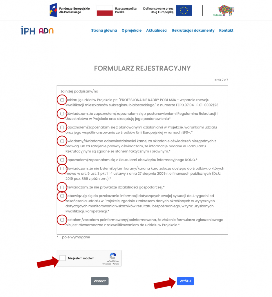 Rysunek 3. Formularz rekrutacyjny z oznaczonymi polami checkbox, polem checkbox w module "reCAPTCHA" i przyciskiem "Wyślij".